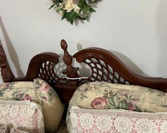 Queen-sized bed by Thomasville (detail)