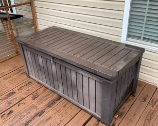 Deck storage box