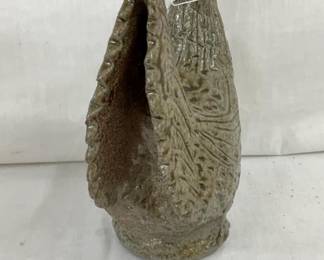BACKVIEW POTTERY CHICKEN