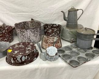 COLLECTION EARLY ENAMEL WARE