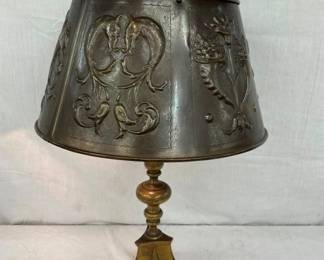 UNUSUAL PALOR LAMP