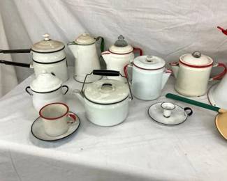 COLLECTION EARLY ENAMEL WARE