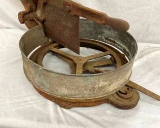 EARLY CHEESE CUTTER