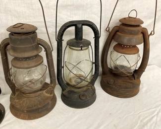 COLLECTION EARLY BARN LANTERNS