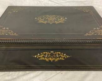 EARLY WOODEN VINTAGE BOX