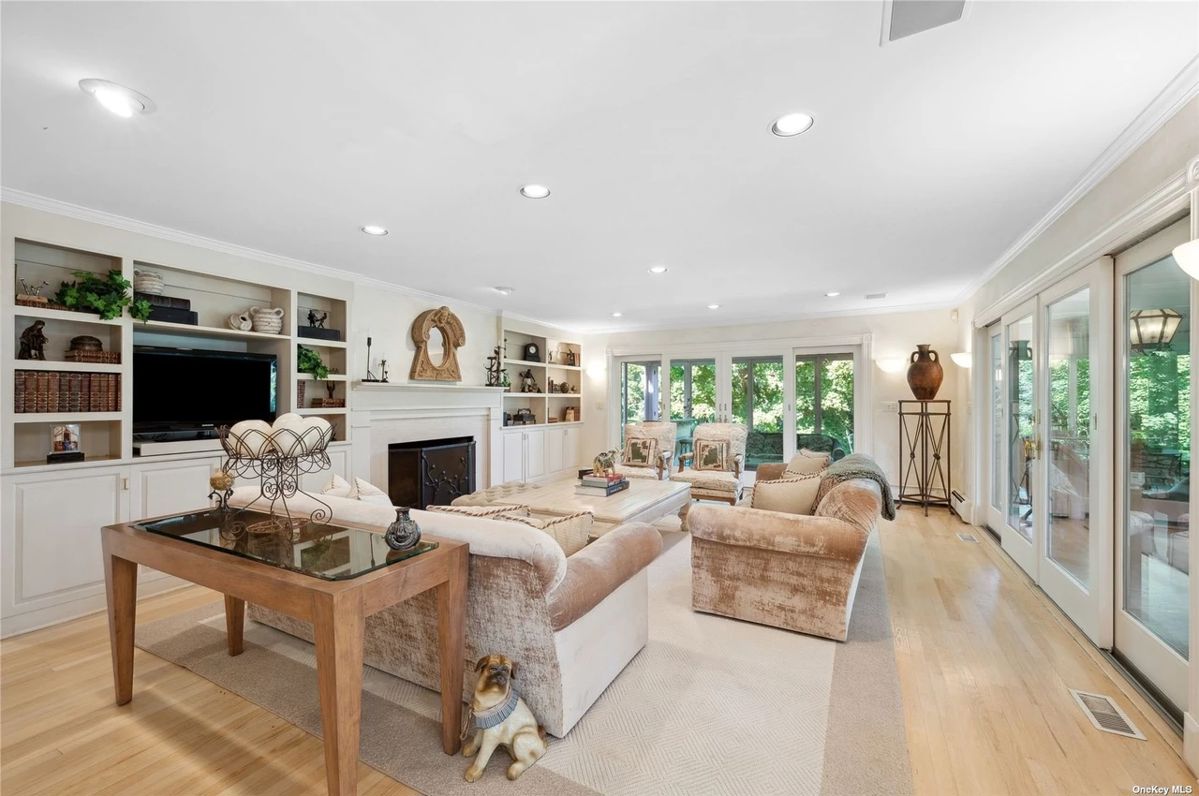 Westhampton Beach Waterfront Estate Sale starts on 3/22/2024