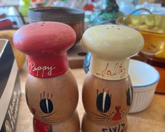 Peppy & Salty cat wooden salt and pepper shakers