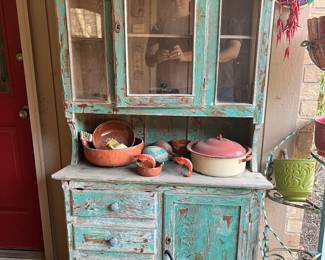 rustic farmhouse cupboard hutch