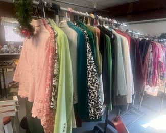 Very nice women’s clothing. Many are NWT