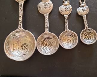 Set of Silver Metal Frog Measuring Spoons