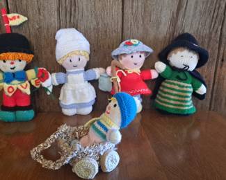 Large assortment of crocheted dolls in varying sizes… Super cute & clean!