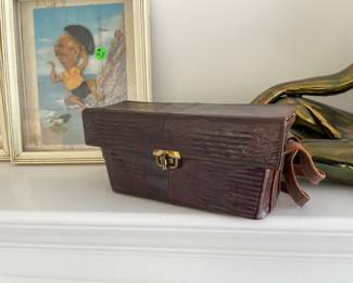 alligator purse, no blemishes, soft as can be, sewn with perfect stitches