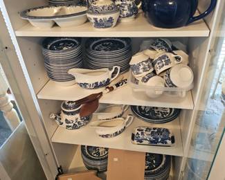 Blue willow dishes
