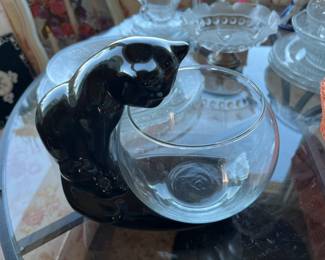 Japan cat / fish bowl