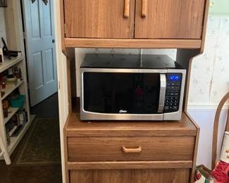 Oster microwave, cabinet