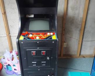 Stargate Defender arcade game - In Basement - Screen did not light up
