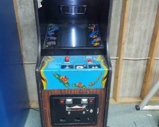 Galaga arcade game - In Basement - Screen has a line through it