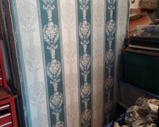 Sealy queen mattress and box