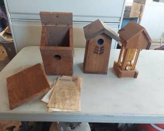 bird houses and feeder