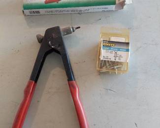 2 Riveters and rivets