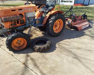 Kubota B7100 with Bush hog and finish mower - Needs Battery, Used last spring