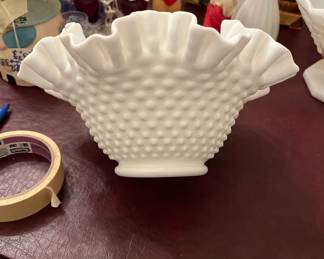 HOBNAIL SCALLOPED BOWL