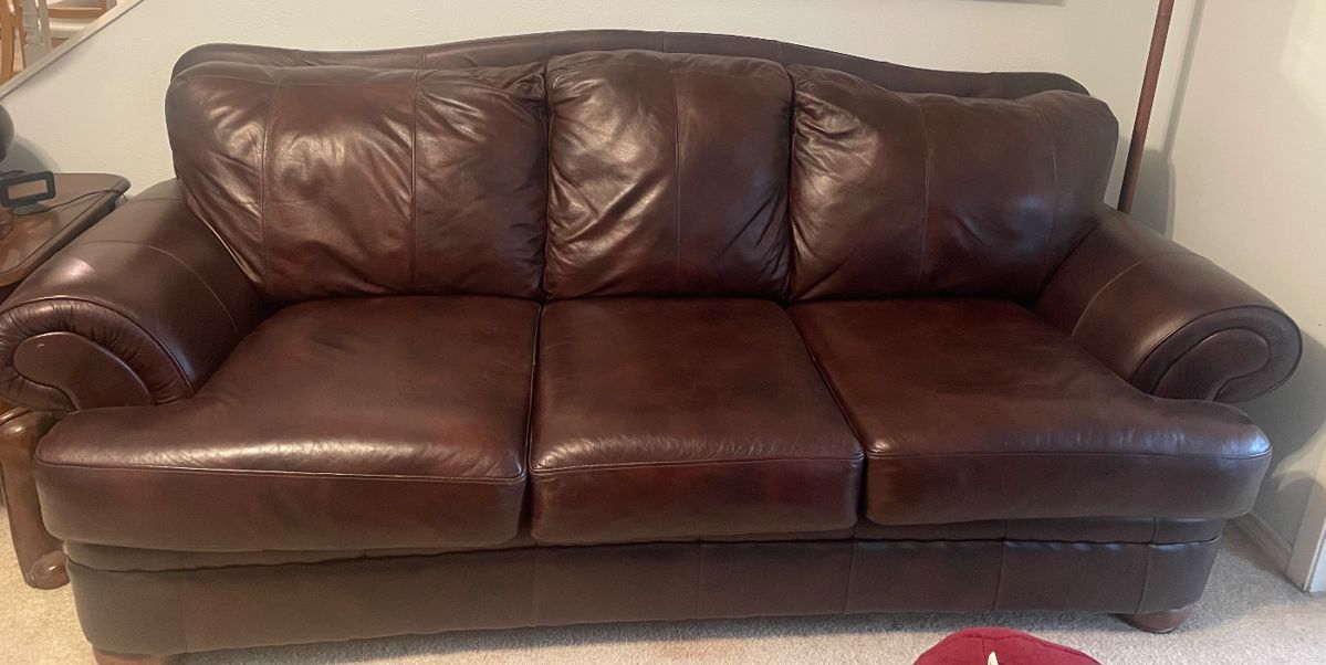 Large Ashley Furniture Leather Sofa. Coffee Color. Top condition!