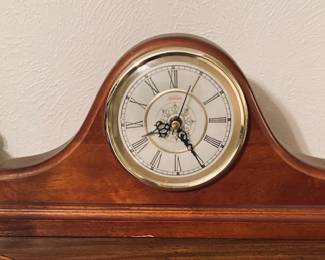 Vintage Wood Sunbeam Mantle Clock.