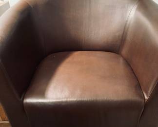 Leather Style Lounge Chair.