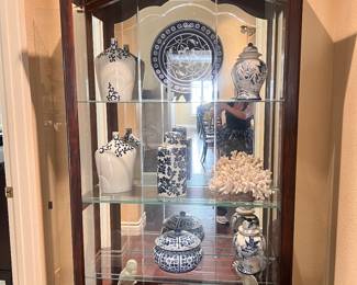 Beautiful Howard Miller Curio Cabinet