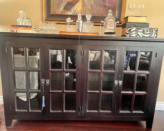 Bar cabinet