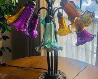 River of Goods Tiffany Inspired Multicolored Mercury Glass Lily Table Lamp.