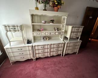 $295. Vintage Dixie 5 piece Bedroom Set.
