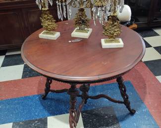 Very well made Victorian parlor table mahogany