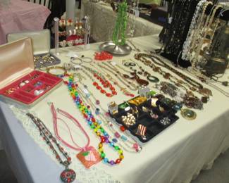 Vintage Costume jewelry