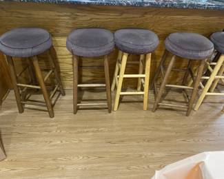 Several barstools 