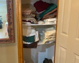 Lots of sheets, pillowcases, curtains, tablecloths and electric blankets to choose from 