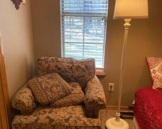 Oversized chair and beautiful heavy floor lamp 