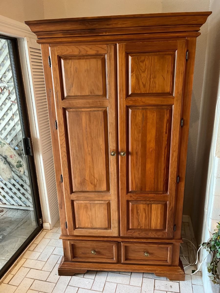 Devlin Estate Sales On the Lake in Walden ! starts on 4/6/2024