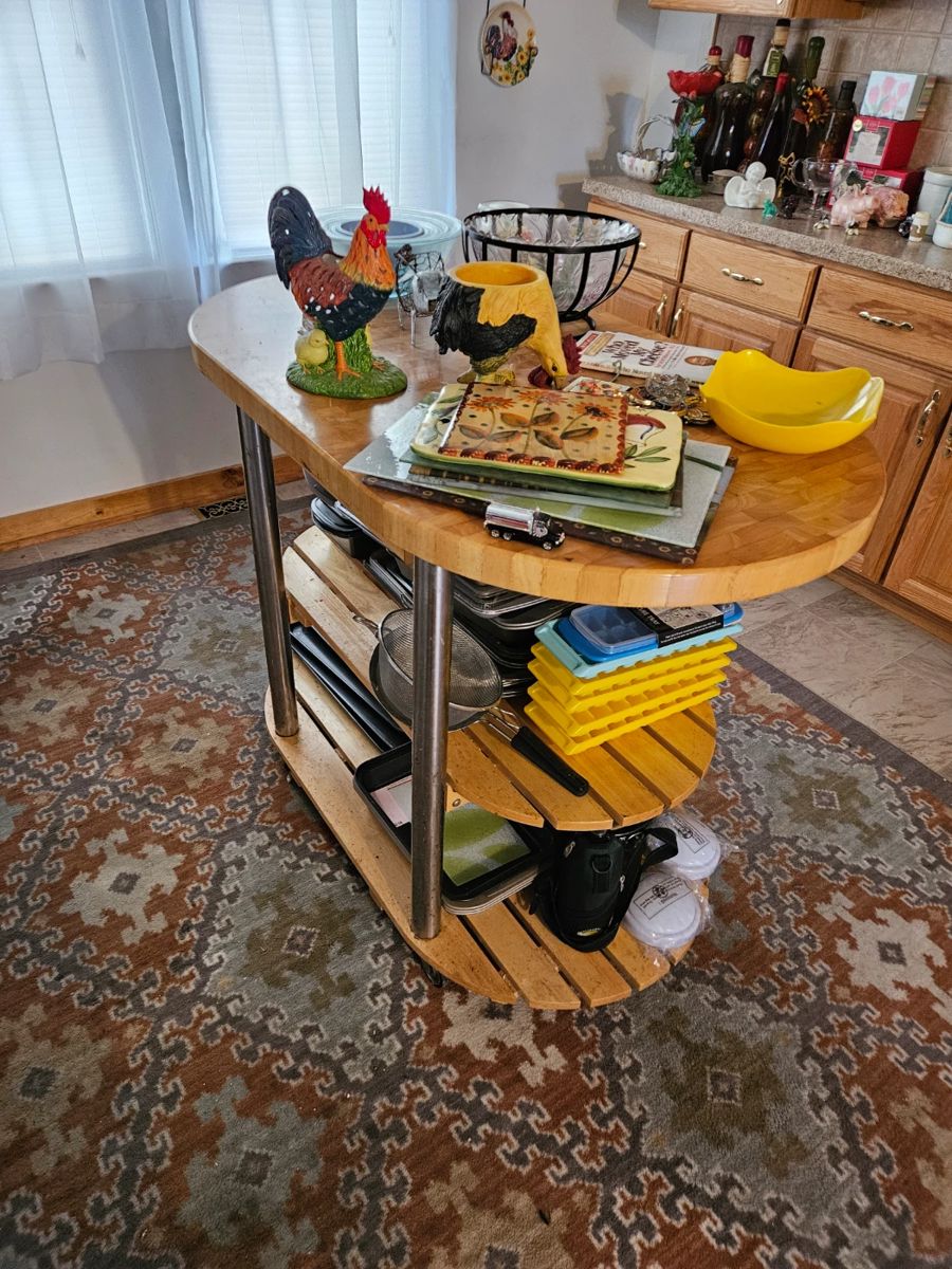ESTATE SALE ALL PRICED TO SELL in Totowa, NJ starts on 3/24/2024