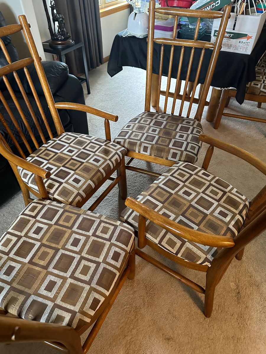 New Lenox Estate SaleNEW PHOTOS ADDED! starts on 3/22/2024