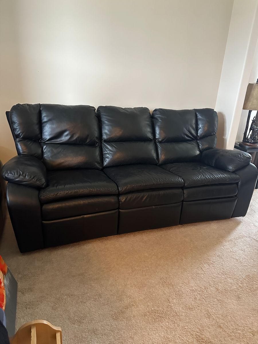 New Lenox Estate SaleNEW PHOTOS ADDED! starts on 3/22/2024