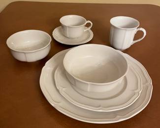 Villeroy & Boch  Manoir China
7- 7 piece place settings
21 other pieces including platter, coffee pot, sugar & creamer.  70 pcs $150