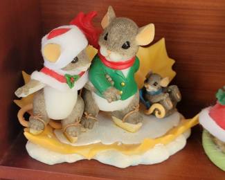 Charming Tails Christmas figures