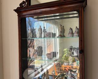 Antique English mirrored display cabinet                                        33"h x 25.5"w x 6.5"d
