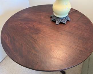 Mahogany flip-top tea table  c.1790