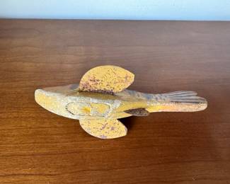 Vintage fishing lure   2.5"h x 5.5" long