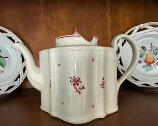 Late 18th c. - early 19th c. teapot -  as found 