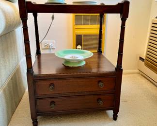 English mahogany 2-tier end table                                         25"h x 19"w x 16"d