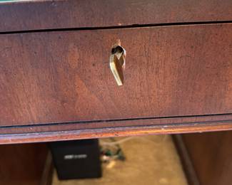 Henredon campagne-style desk